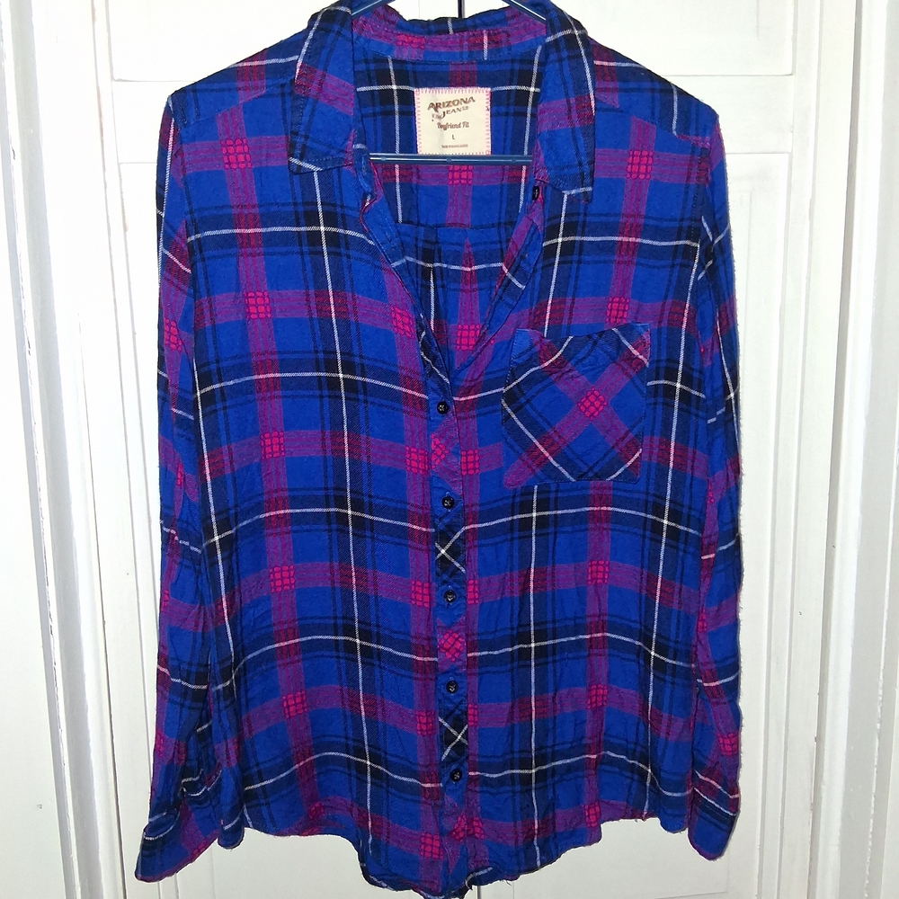 Arizona Jean Company Blue and Pink Plaid Button Down Boyfriend Fit Flannel Shirt